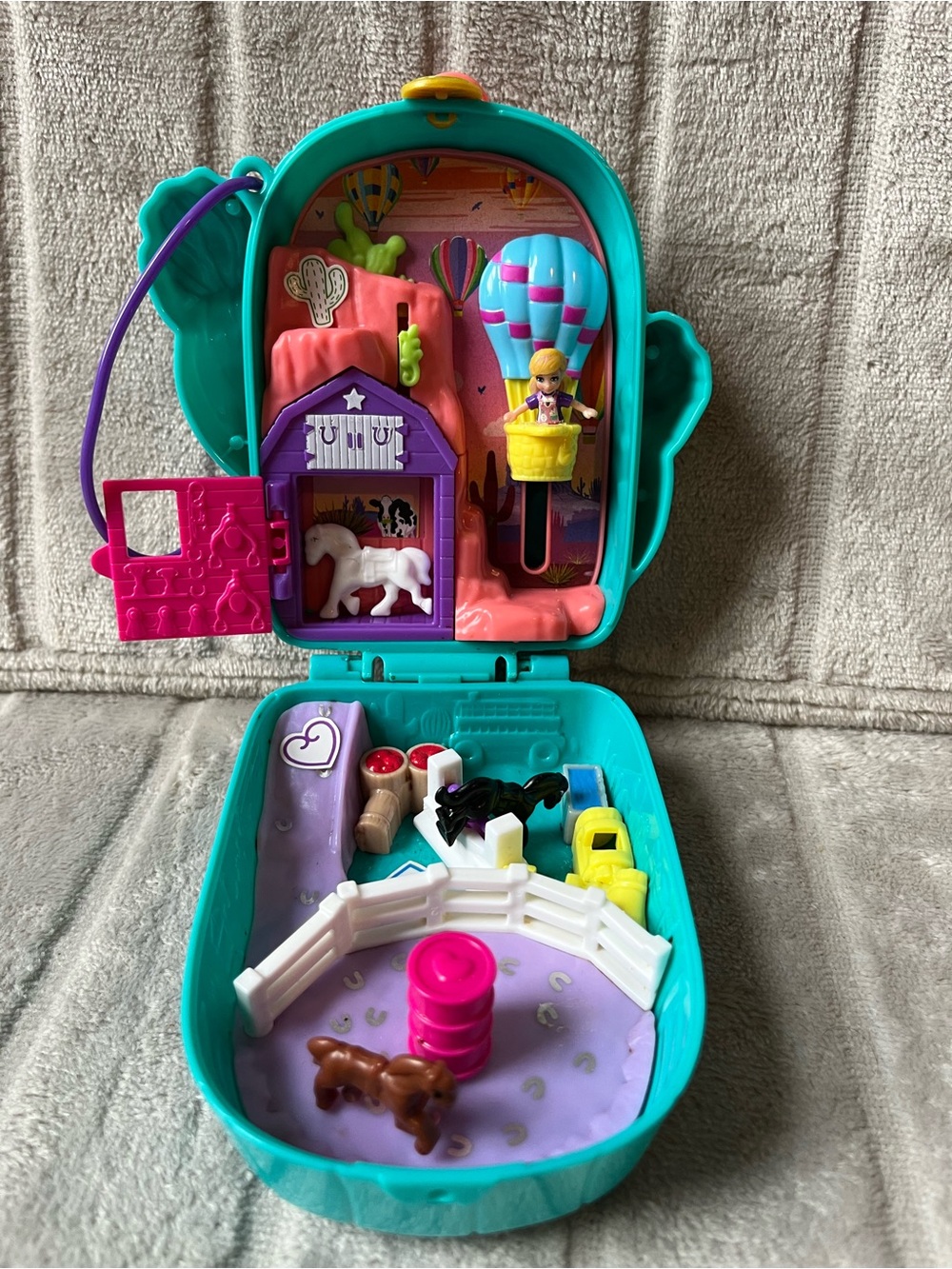 Polly Pocket Cactus Cowgirl Ranch - Picture 3 of 4